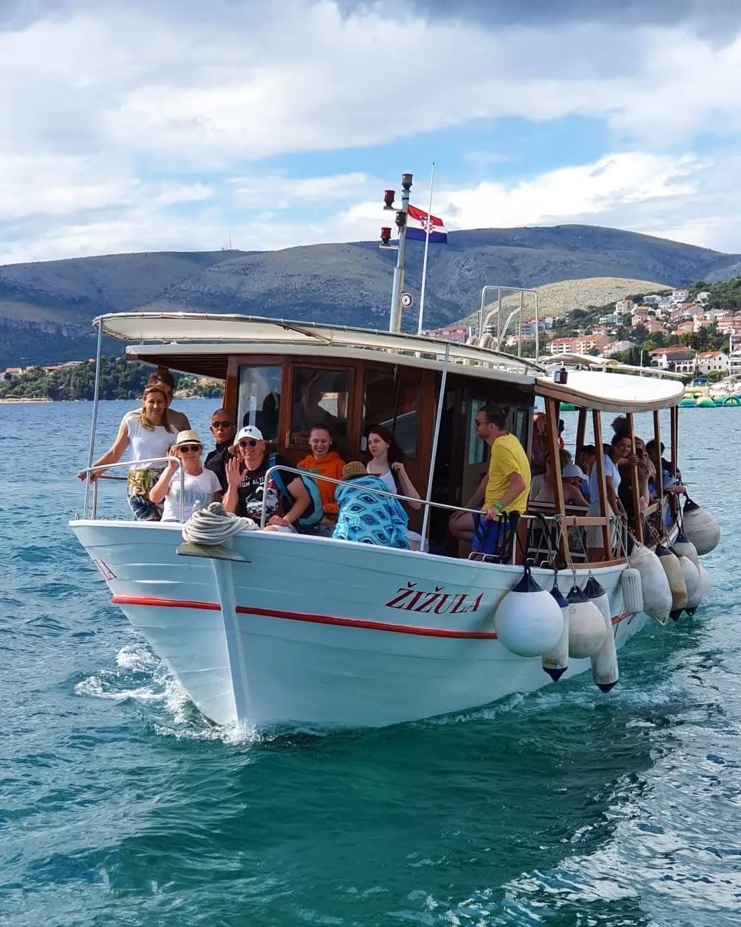 MB Zizula Trogir - Aplikacije za booking brodskih tura